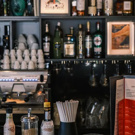 Le Prieure & Hotel